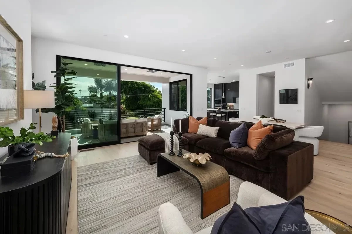 4BR House for Sale in San Diego, CA