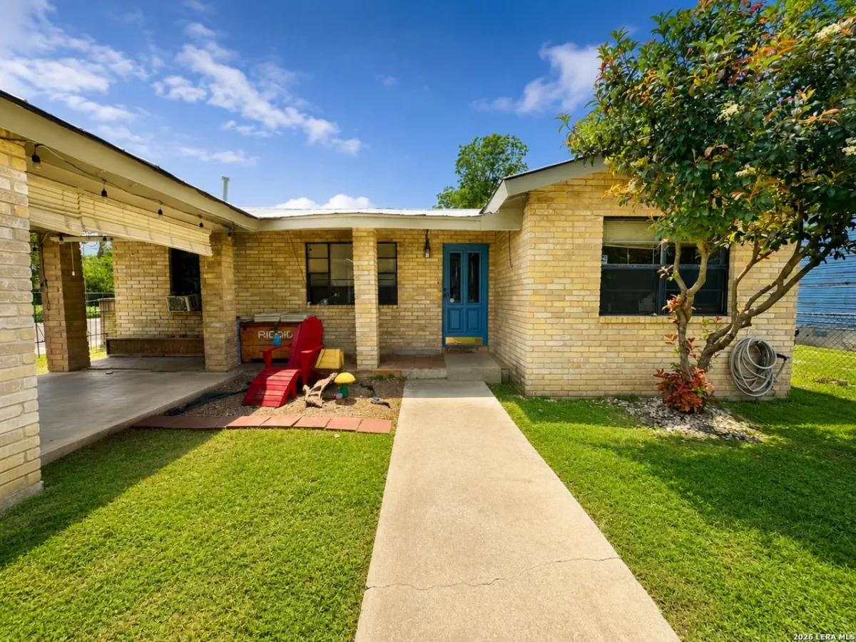 4BR House for Sale in San Antonio, TX