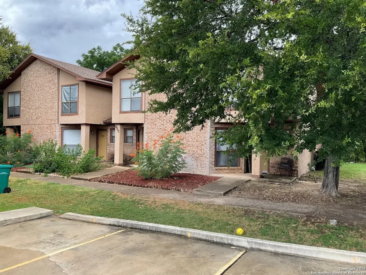 2BR House for Rent in San Antonio, TX