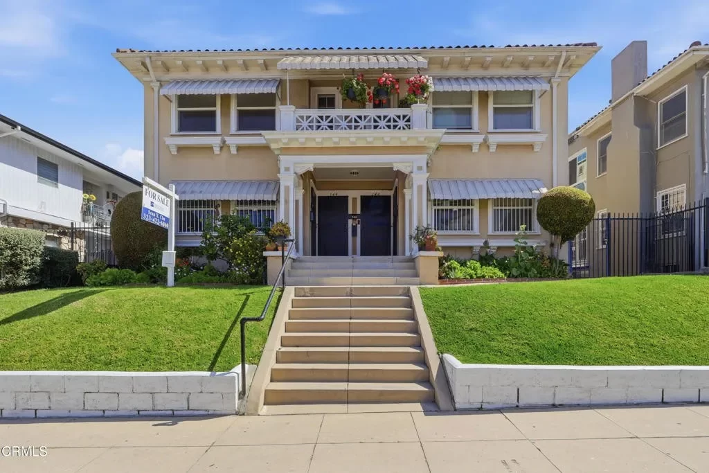 8BR Multi-Family for Sale in Los Angeles, CA