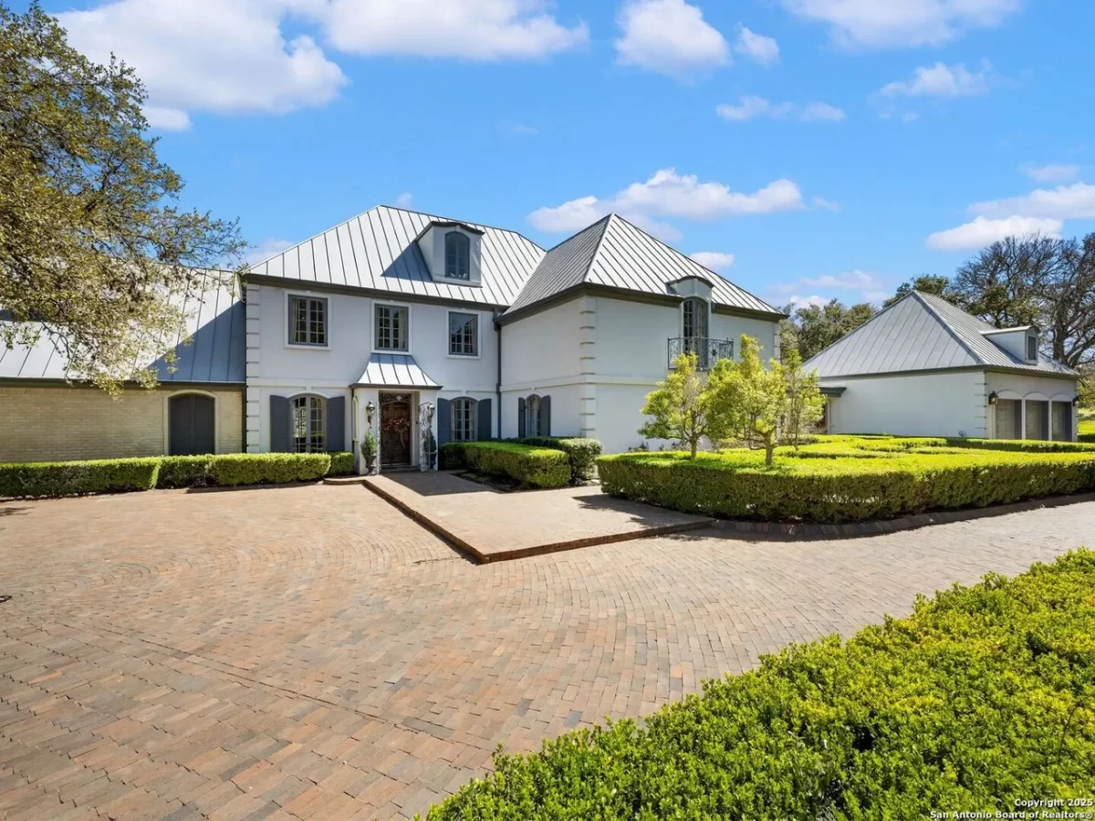 6BR House for Sale in San Antonio, TX
