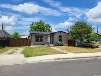 2BR House for Rent in San Antonio, TX