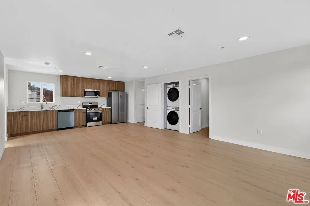 3BR Townhouse for Rent in Los Angeles, CA