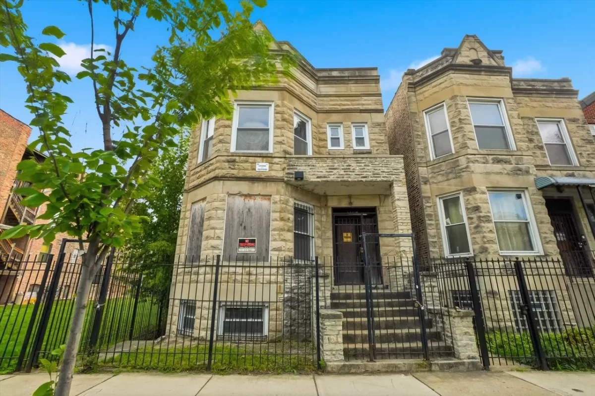 6BR Multi-Family for Sale in Chicago, IL