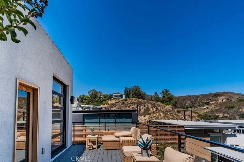 2BR House for Sale in Los Angeles, CA