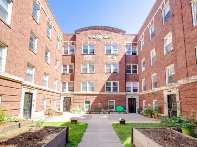 2BR Apartment for Rent in Chicago, IL