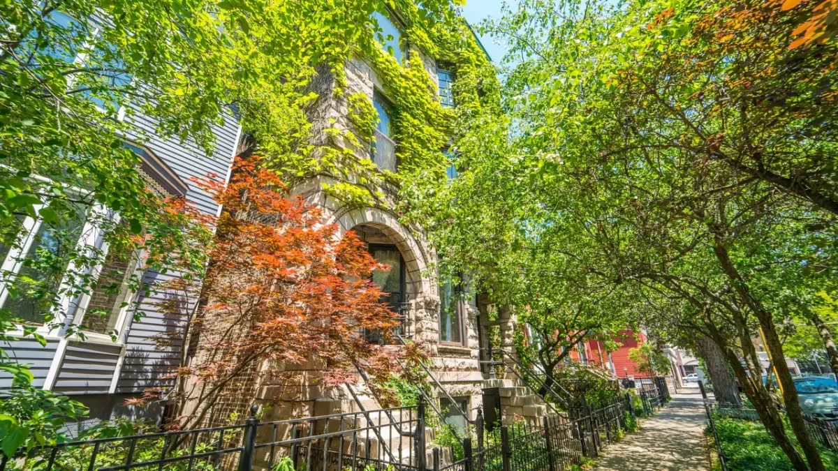 2BR House for Rent in Chicago, IL