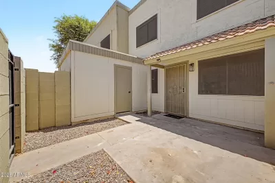 2BR Townhouse for Sale in Glendale, AZ