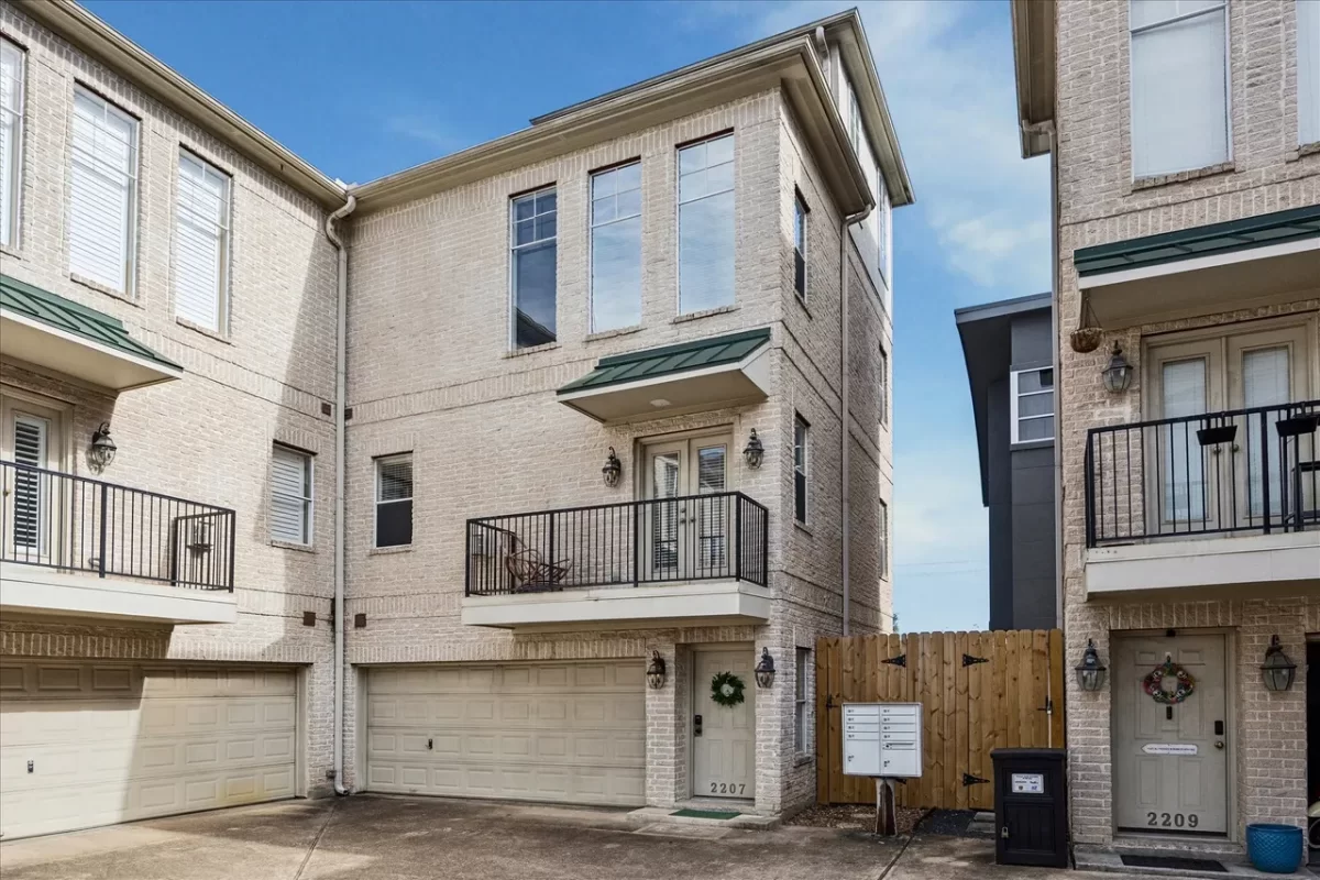 2BR Townhouse for Sale in Houston, TX