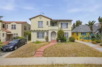 4BR Multi-Family for Sale in Los Angeles, CA