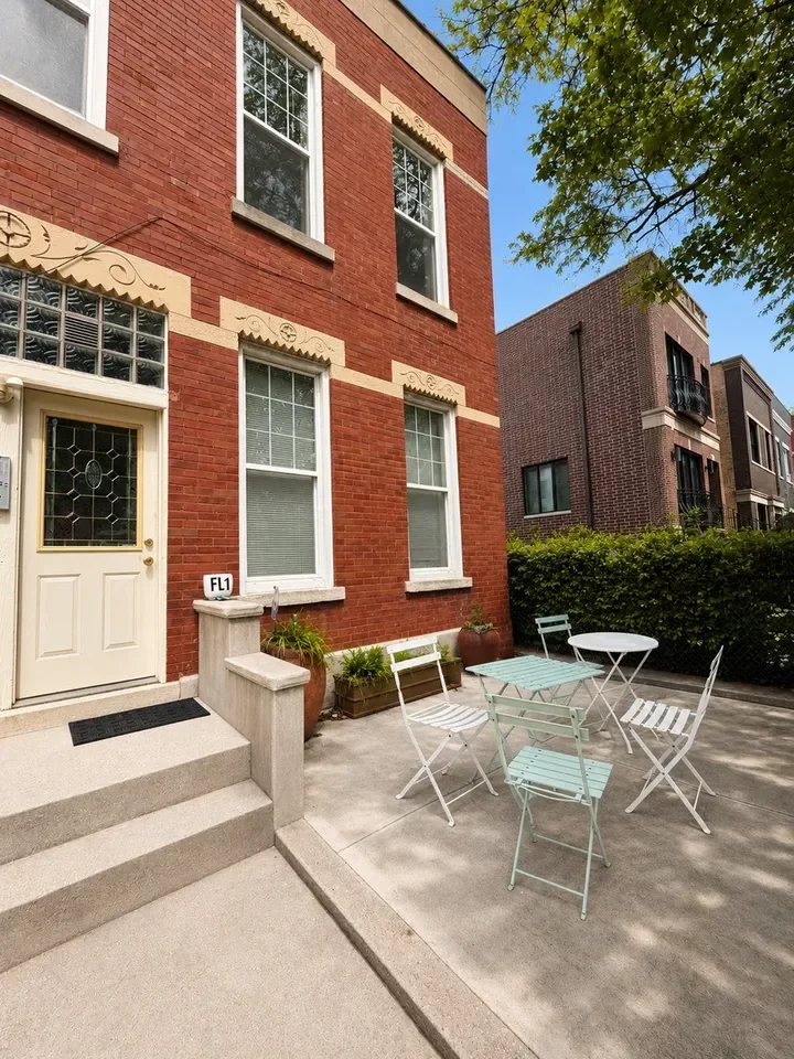 2BR Apartment for Rent in Chicago, IL