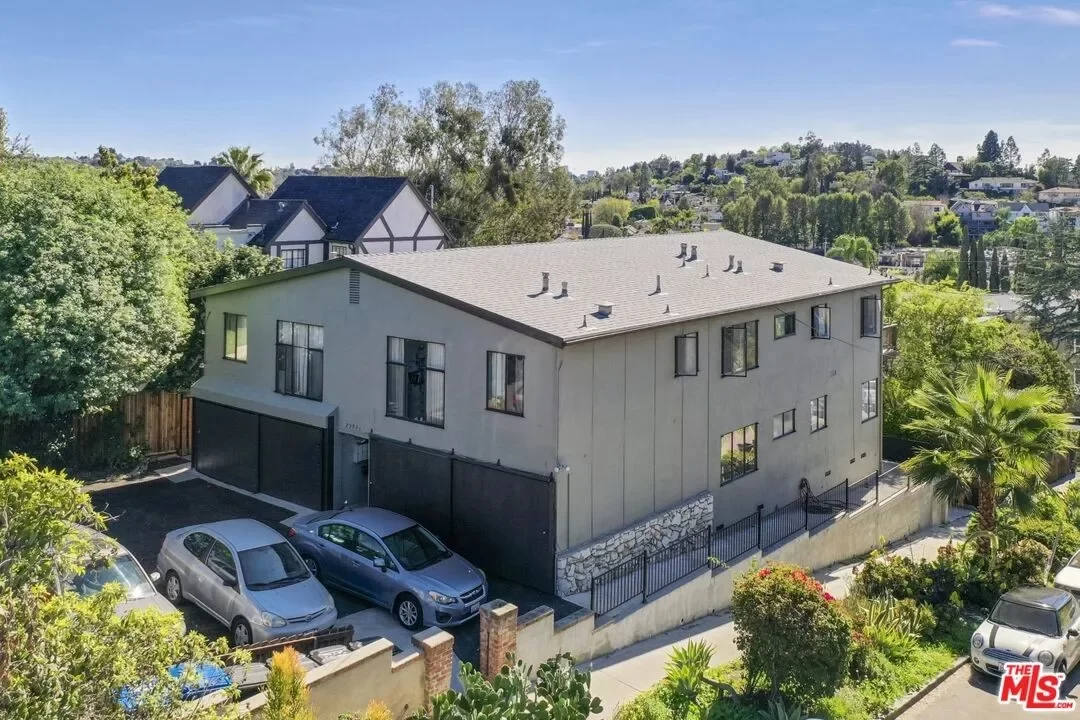 4BR Multi-Family for Sale in Los Angeles, CA