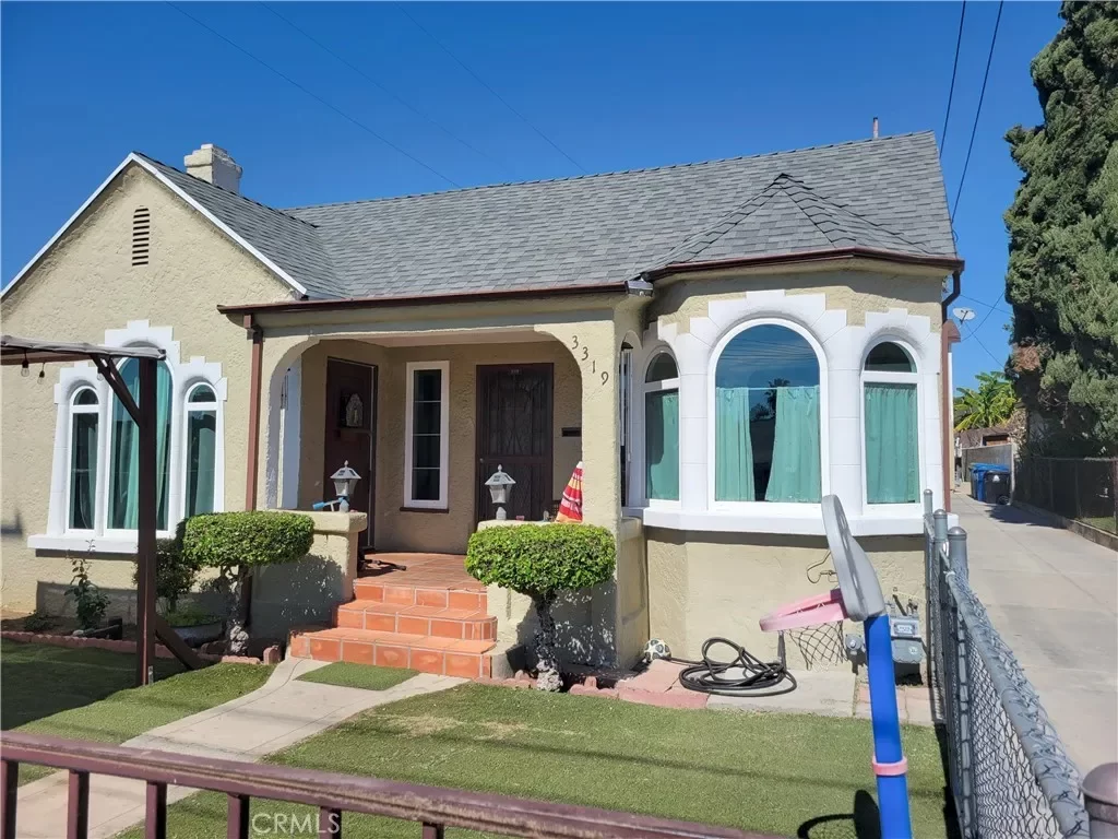 6BR Multi-Family for Sale in Los Angeles, CA