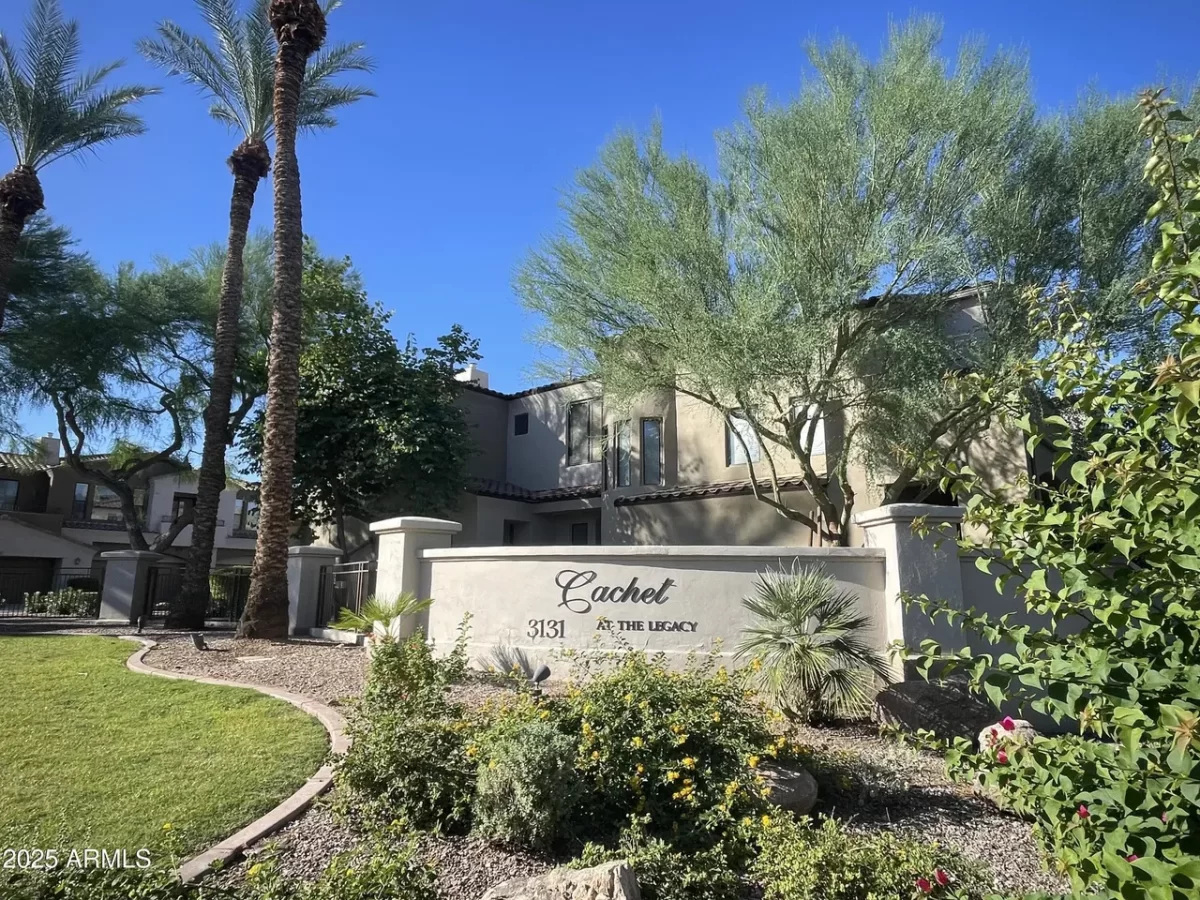 2BR Townhouse for Sale in Phoenix, AZ
