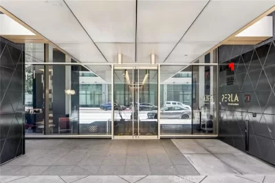 Condo for Sale in Los Angeles, CA