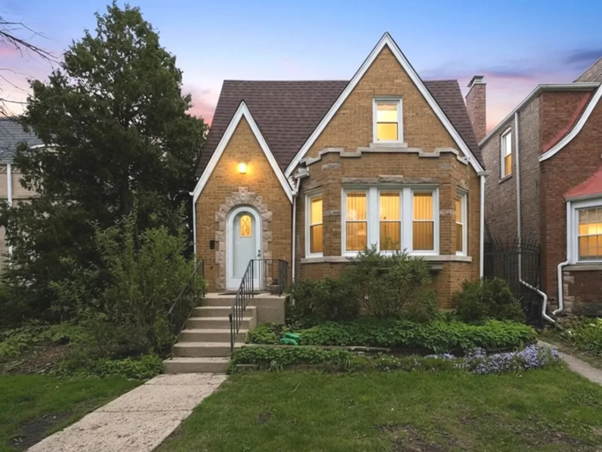 4BR House for Sale in Chicago, IL