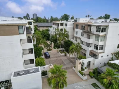 Condo for Sale in Pasadena, CA