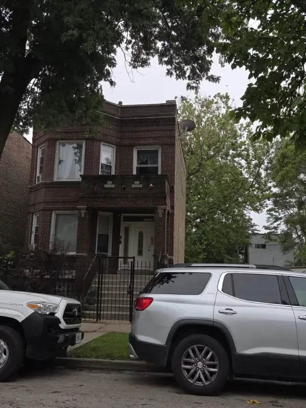 5BR Multi-Family for Sale in Chicago, IL