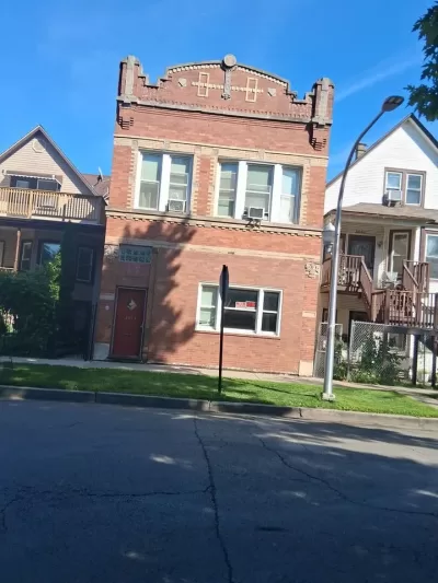 2BR House for Rent in Chicago, IL
