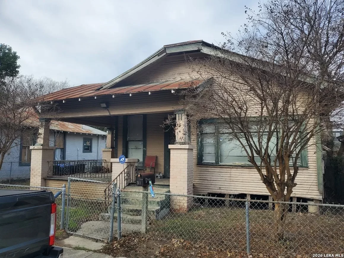2BR House for Sale in San Antonio, TX