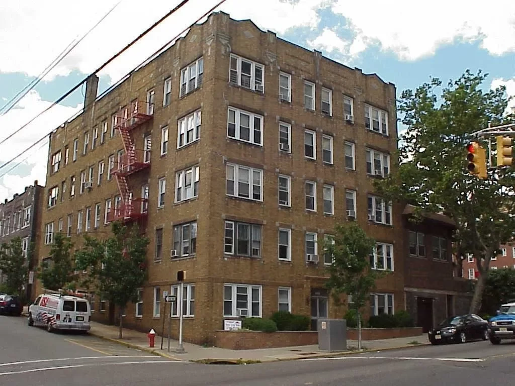 1BR Multi-Family for Rent in West New York, NJ