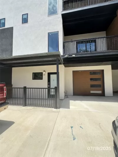3BR Townhouse for Sale in San Antonio, TX