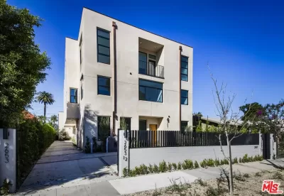 2BR Townhouse for Rent in Los Angeles, CA