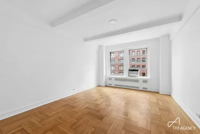 Condo for Sale in Manhattan, NY