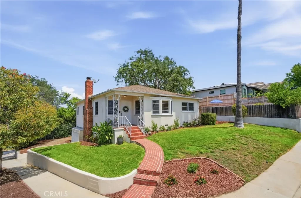 2BR House for Sale in Pasadena, CA