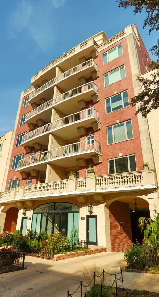 3BR Condo for Sale in Chicago, IL