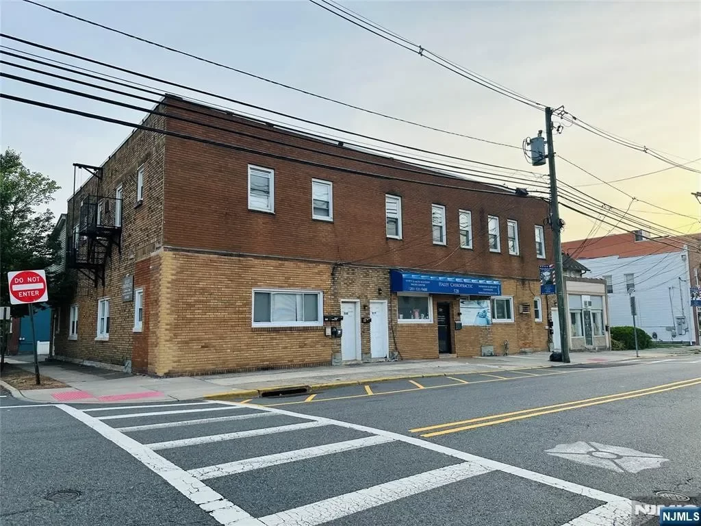 3BR Apartment for Rent in Lyndhurst, NJ