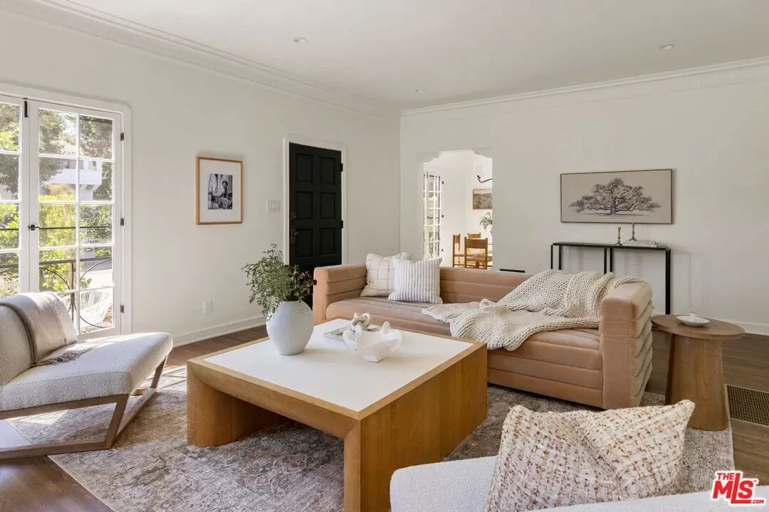 2BR Townhouse for Sale in Los Angeles, CA