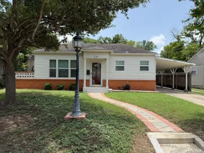 2BR House for Rent in San Antonio, TX