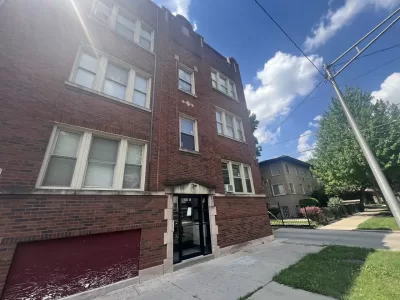 2BR House for Rent in Chicago, IL
