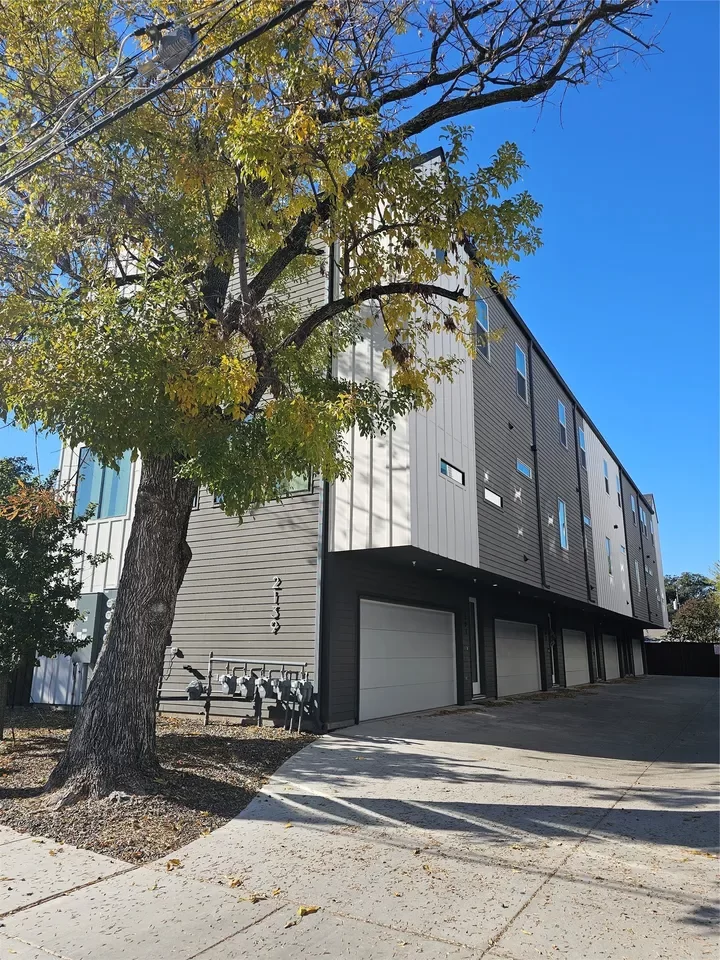 2BR Condo for Rent in Dallas, TX