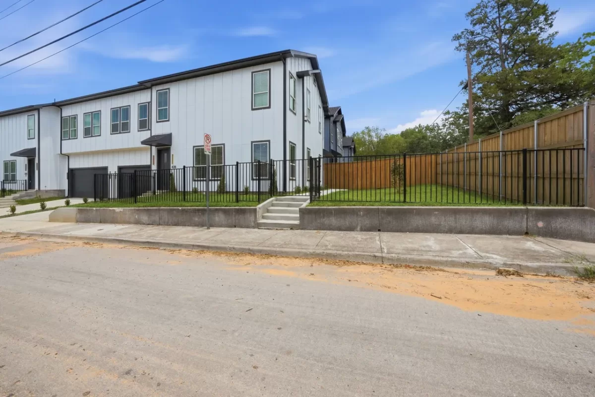 3BR Townhouse for Rent in Dallas, TX
