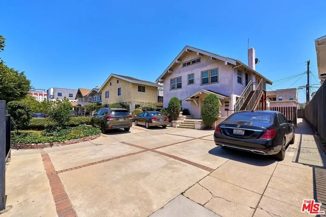 3BR House for Sale in Los Angeles, CA