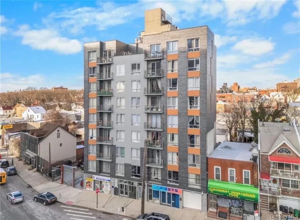 1BR Condo for Sale in Woodside, NY