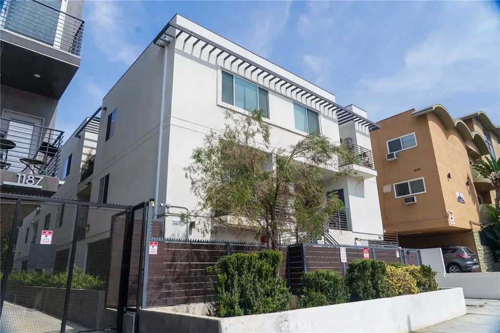2BR House for Rent in Los Angeles, CA