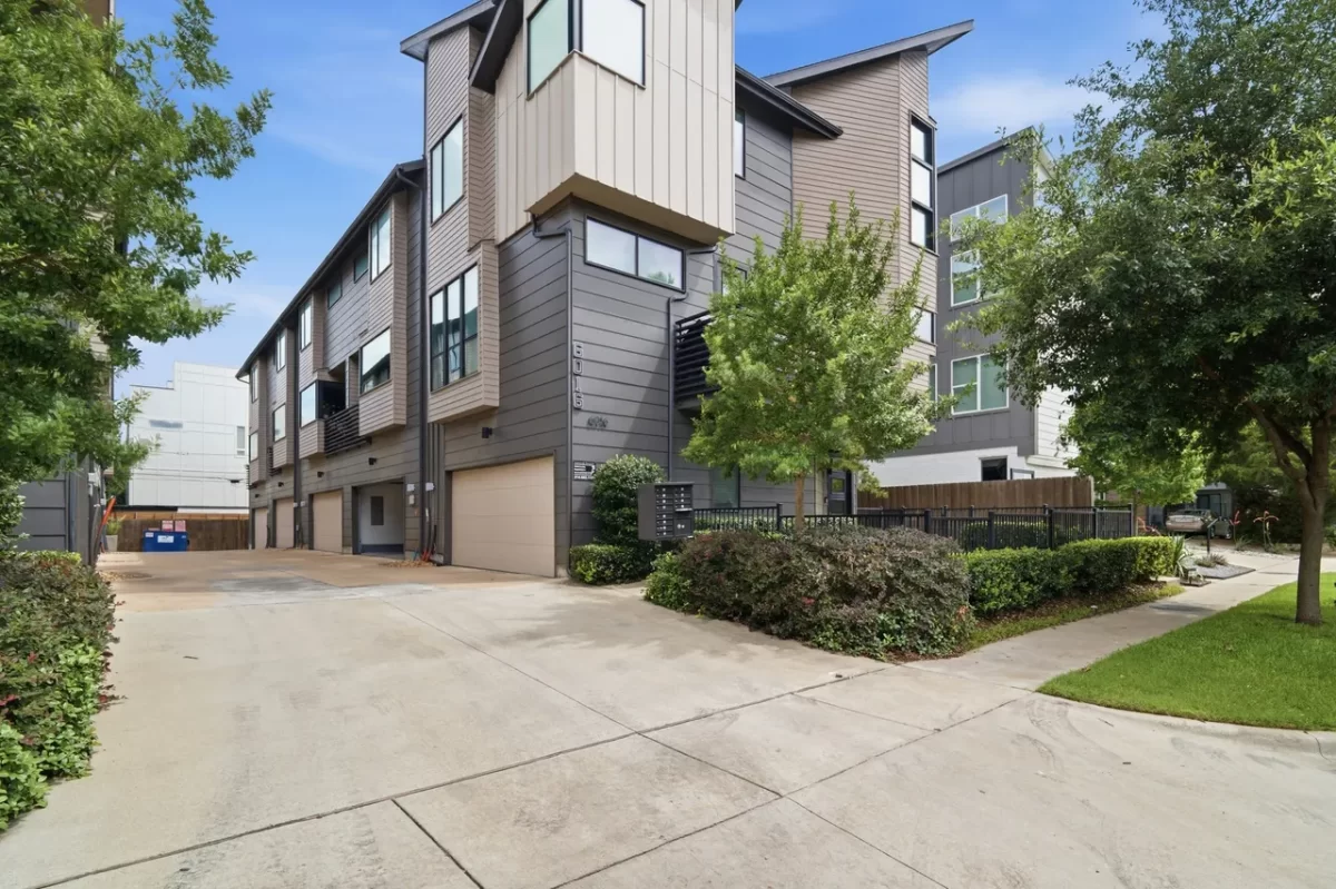2BR Condo for Sale in Dallas, TX