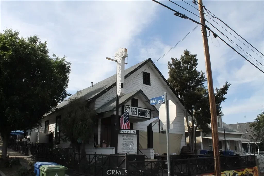 3BR Multi-Family for Sale in Los Angeles, CA