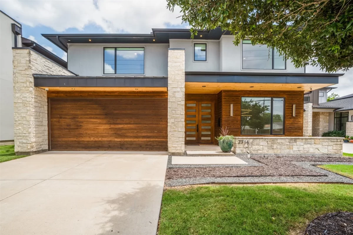 4BR House for Sale in Dallas, TX