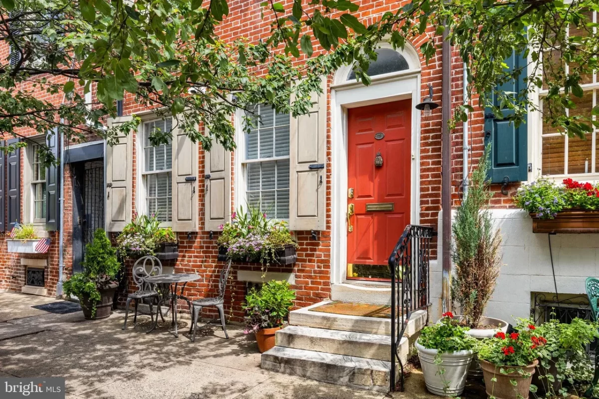 4BR Townhouse for Sale in Philadelphia, PA