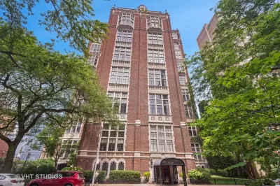 2BR Condo for Sale in Chicago, IL