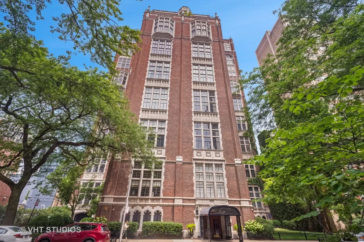 2BR Condo for Sale in Chicago, IL