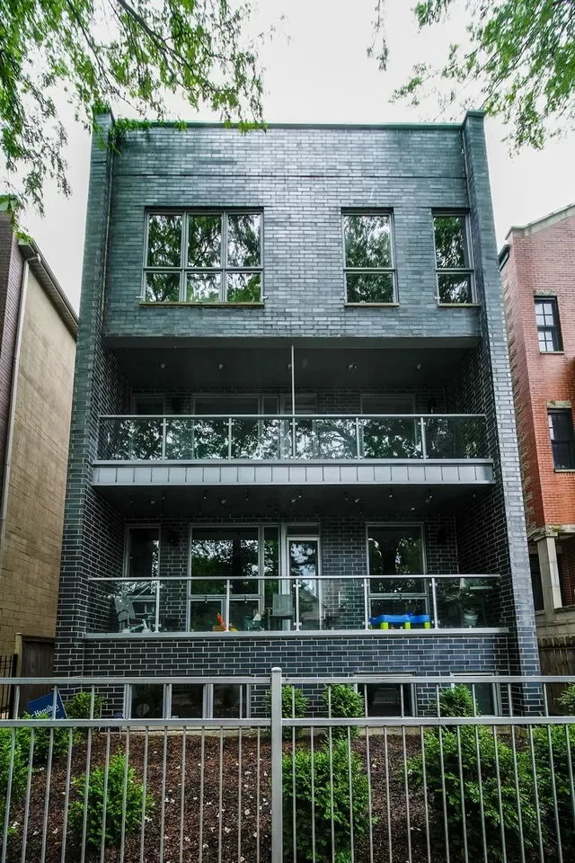 3BR Condo for Sale in Chicago, IL