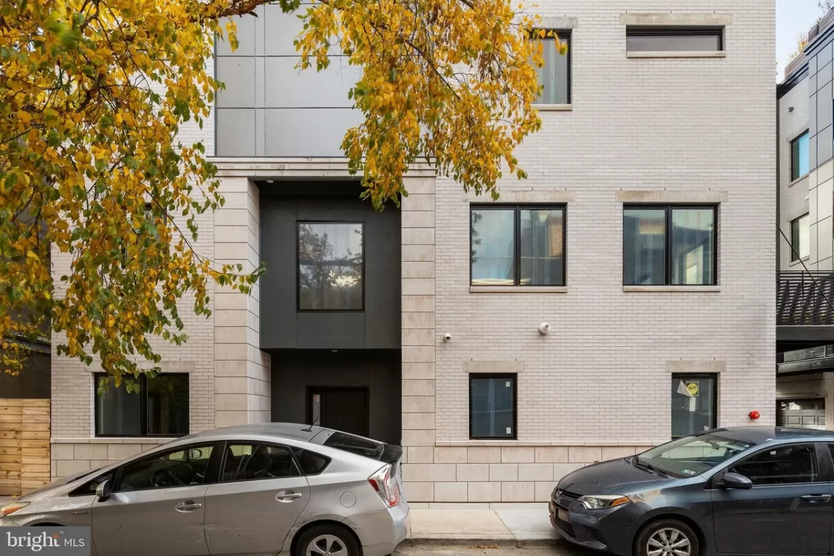 5BR Townhouse for Sale in Philadelphia, PA