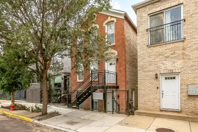 6BR Multi-Family for Sale in Chicago, IL