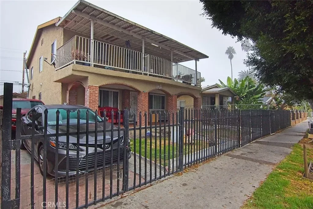 2BR House for Sale in Los Angeles, CA