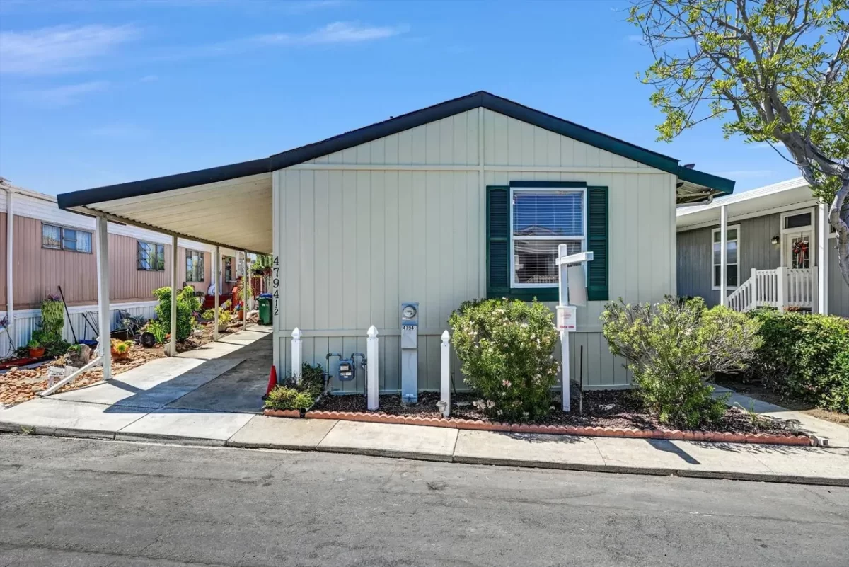 2BR Mobile Home for Sale in San Diego, CA